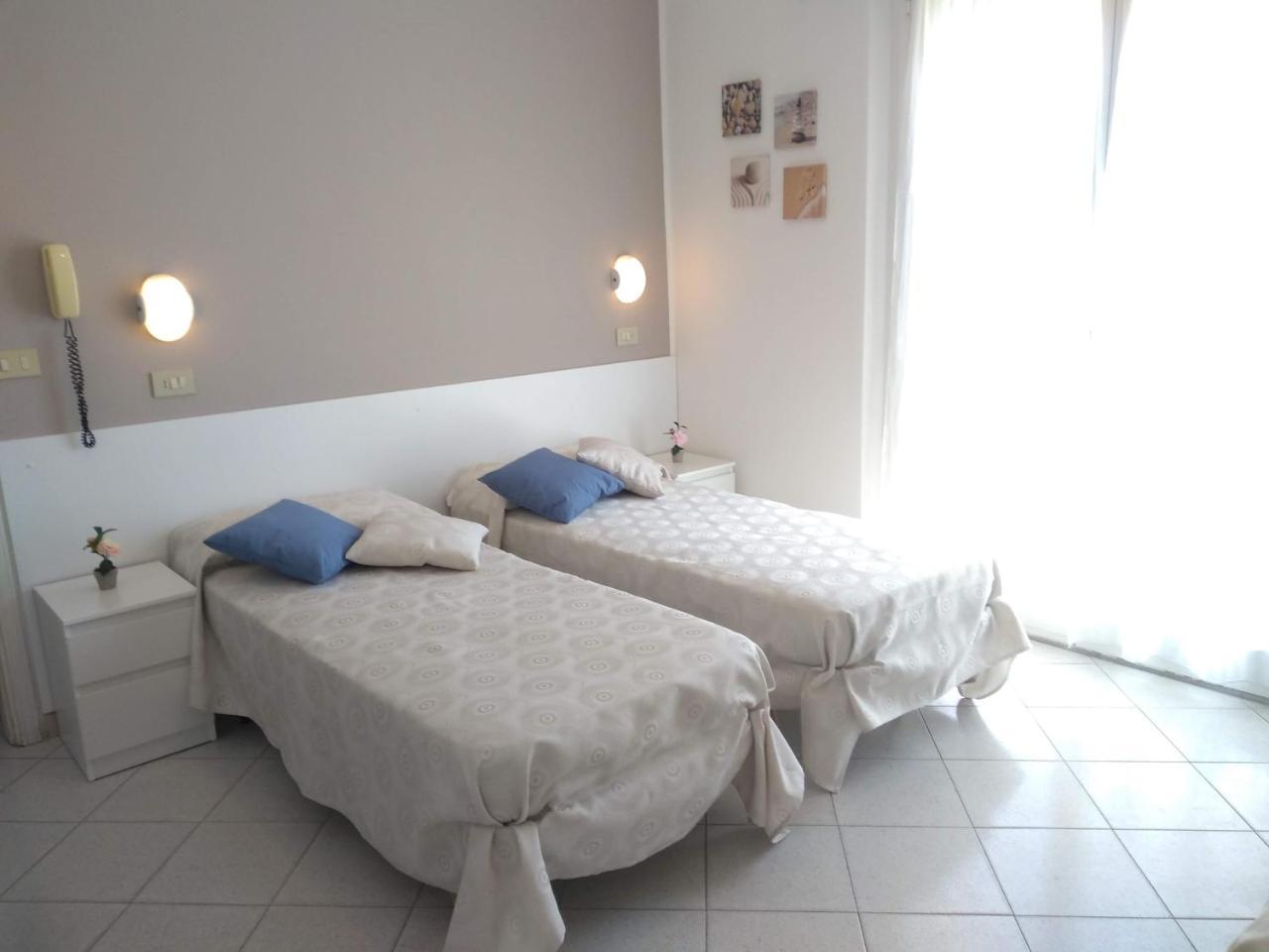 Hotel La Bella Vita ริมินี ภายนอก รูปภาพ