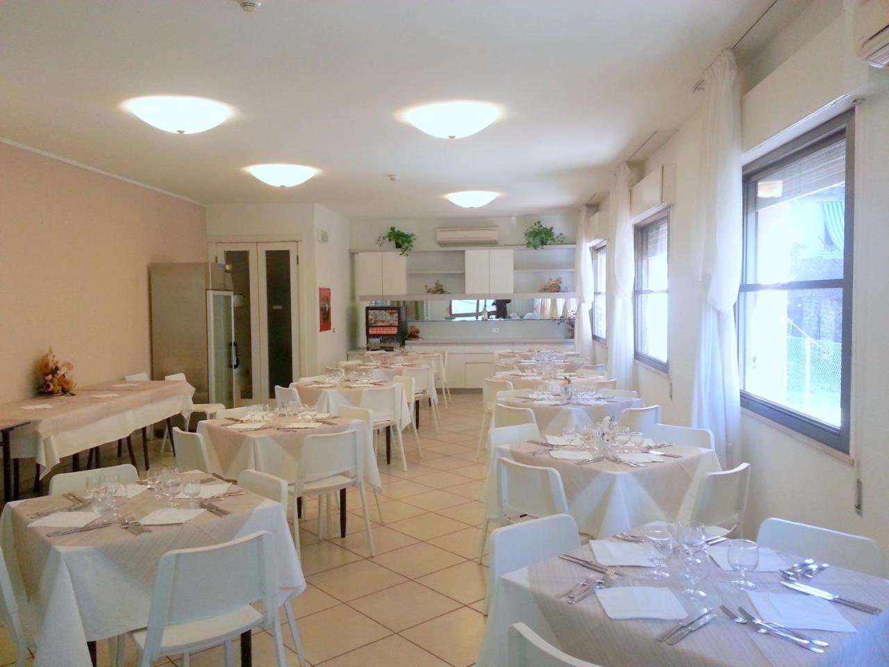 Hotel La Bella Vita ริมินี ภายนอก รูปภาพ