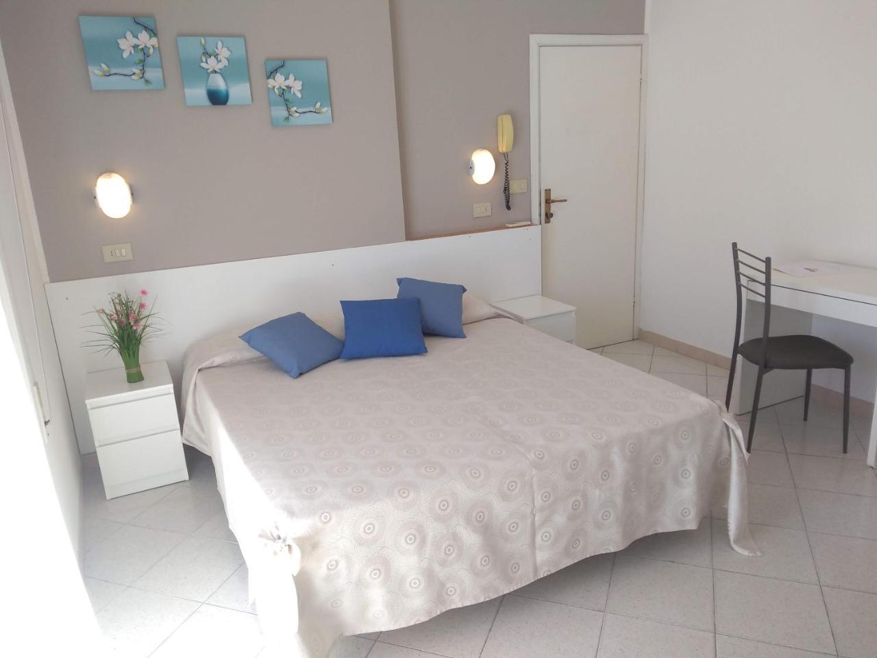 Hotel La Bella Vita ริมินี ภายนอก รูปภาพ