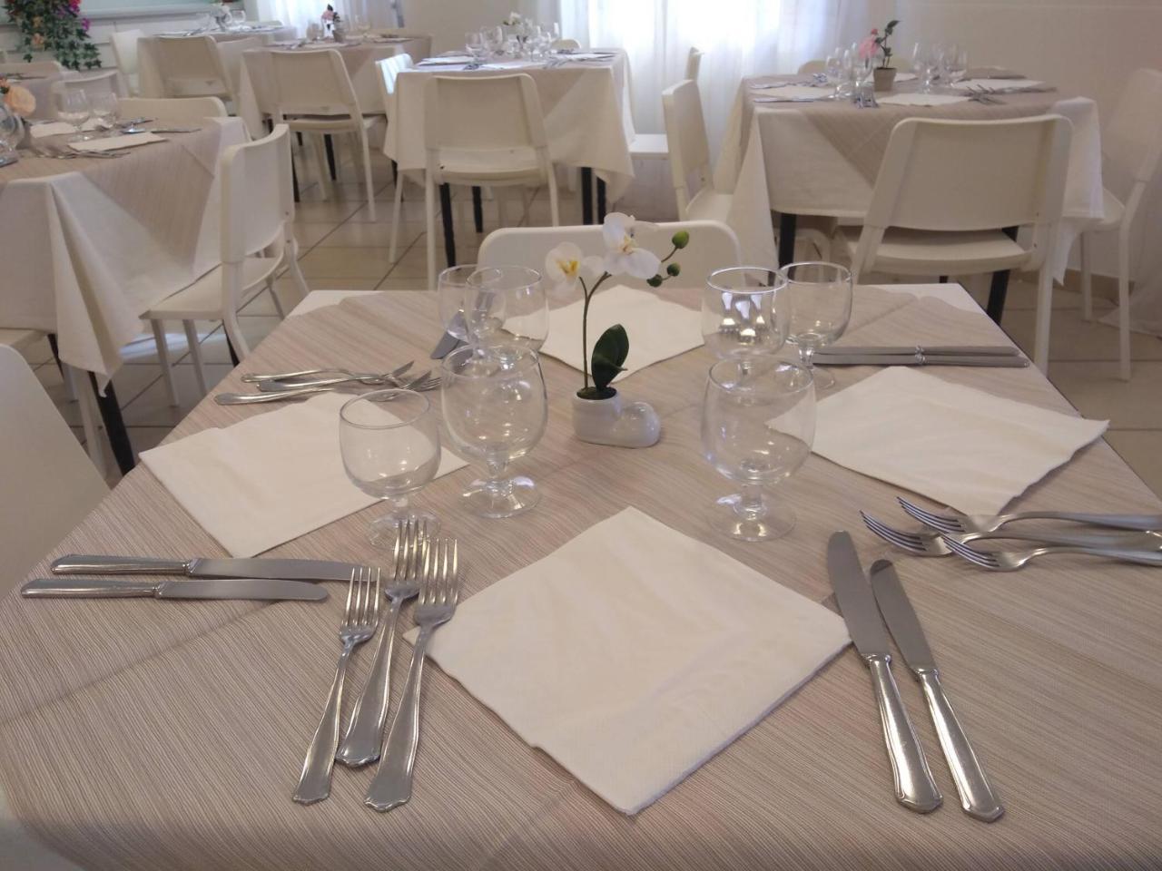 Hotel La Bella Vita ริมินี ภายนอก รูปภาพ