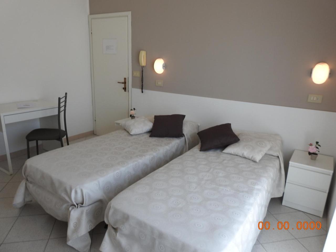 Hotel La Bella Vita ริมินี ภายนอก รูปภาพ