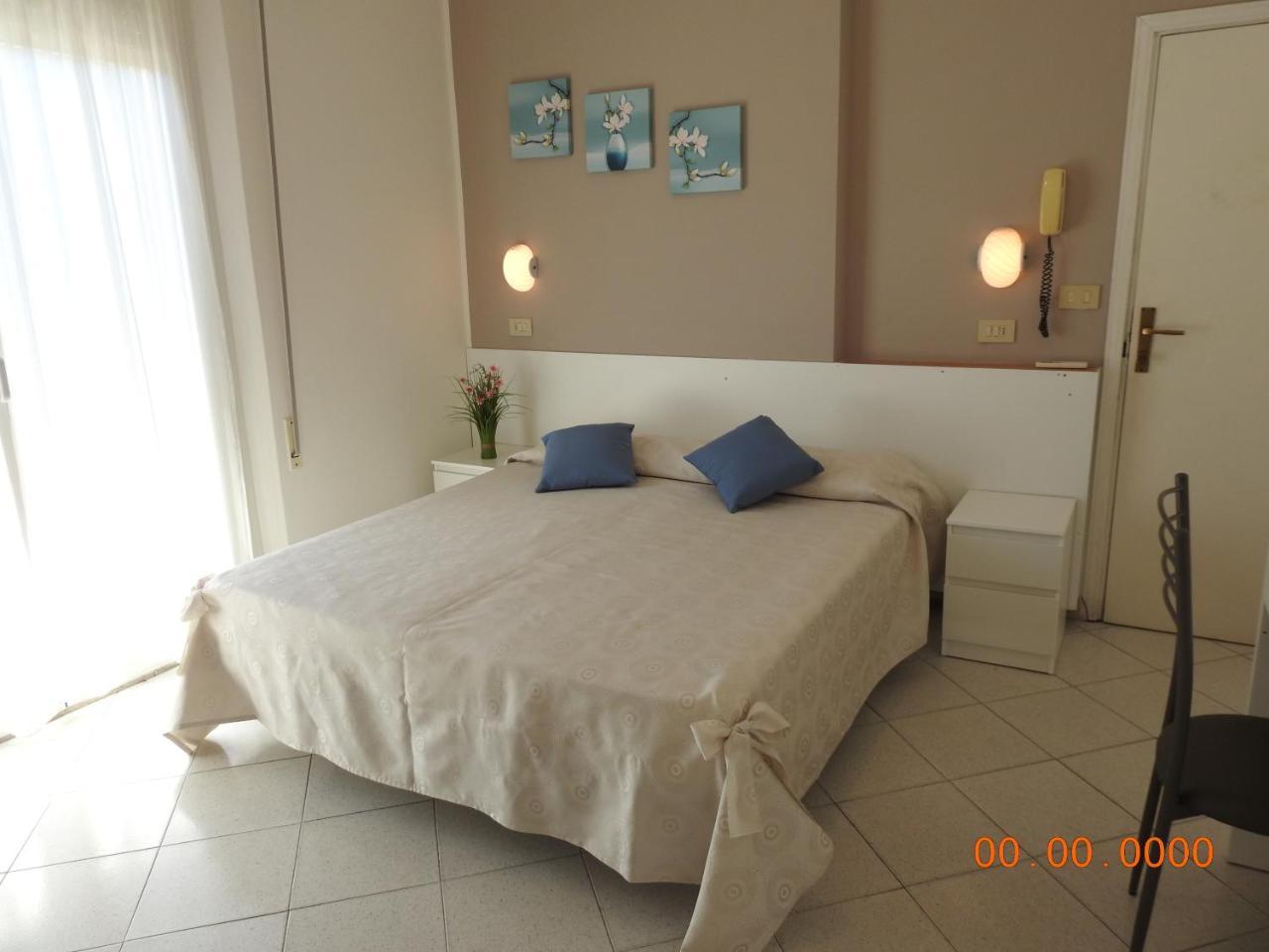 Hotel La Bella Vita ริมินี ภายนอก รูปภาพ