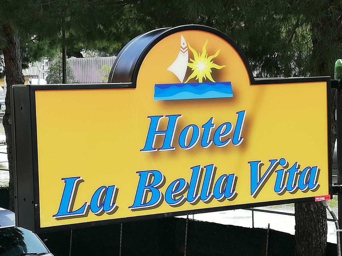 Hotel La Bella Vita ริมินี ภายนอก รูปภาพ