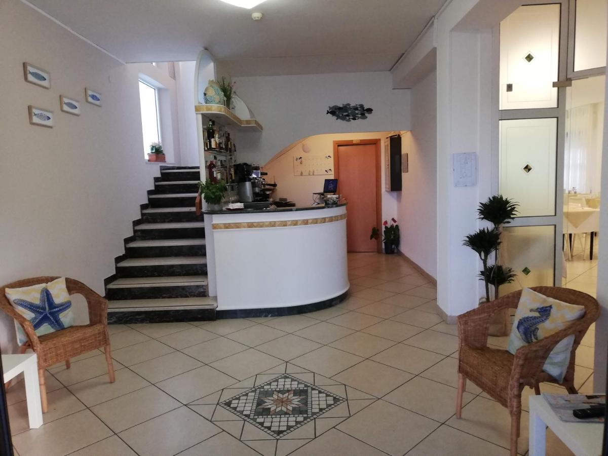 Hotel La Bella Vita ริมินี ภายนอก รูปภาพ